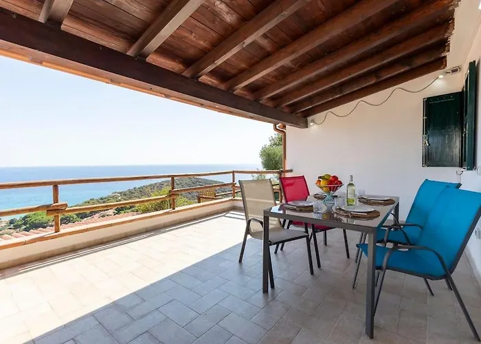 Incantevole Vista Mare, 450mt Kal'e Moru Apartment Geremeas